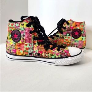 Converse super cute shoes Sz 7